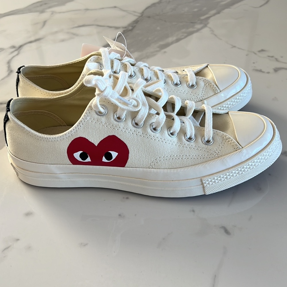 NWT Converse x Commes des Garçons PLAY Chuck Taylor All Star One Heart Low-Tops
